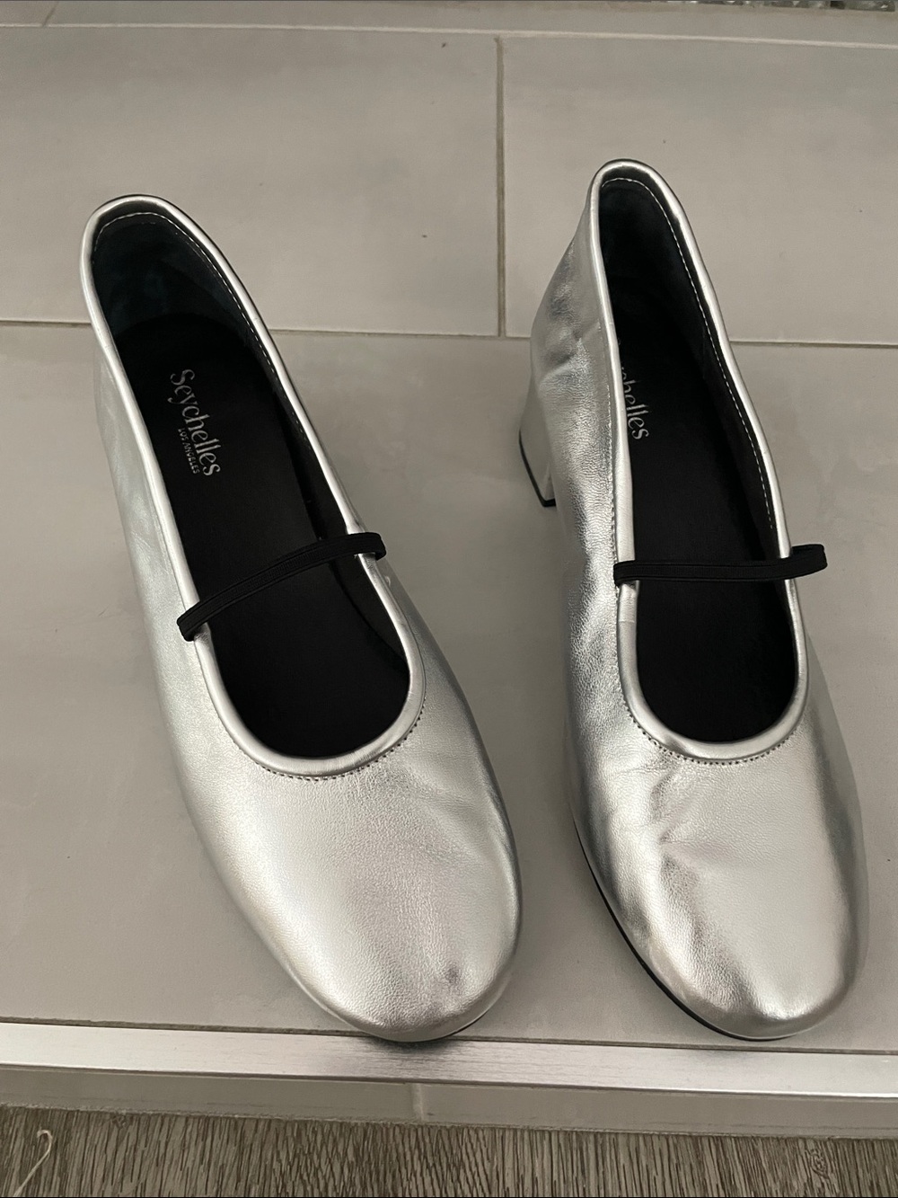Seychelles Metallic Silver Mary Jane Block Heel never worn